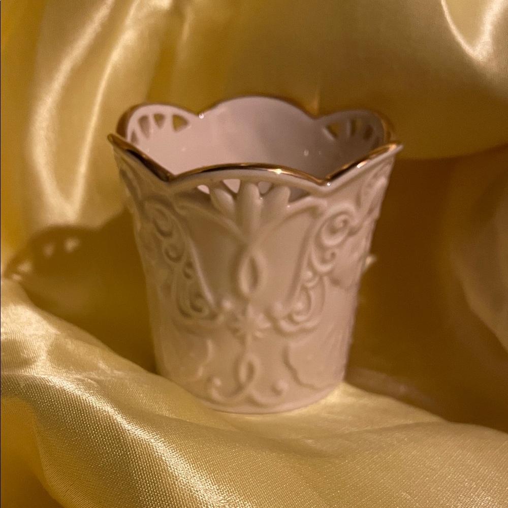 Lenox “Merry Lights Angel Votive”, Cream and Gold. (New)